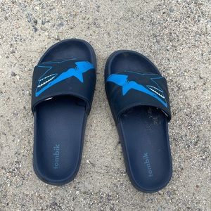 Boys 13 shark slides sandals - preowned